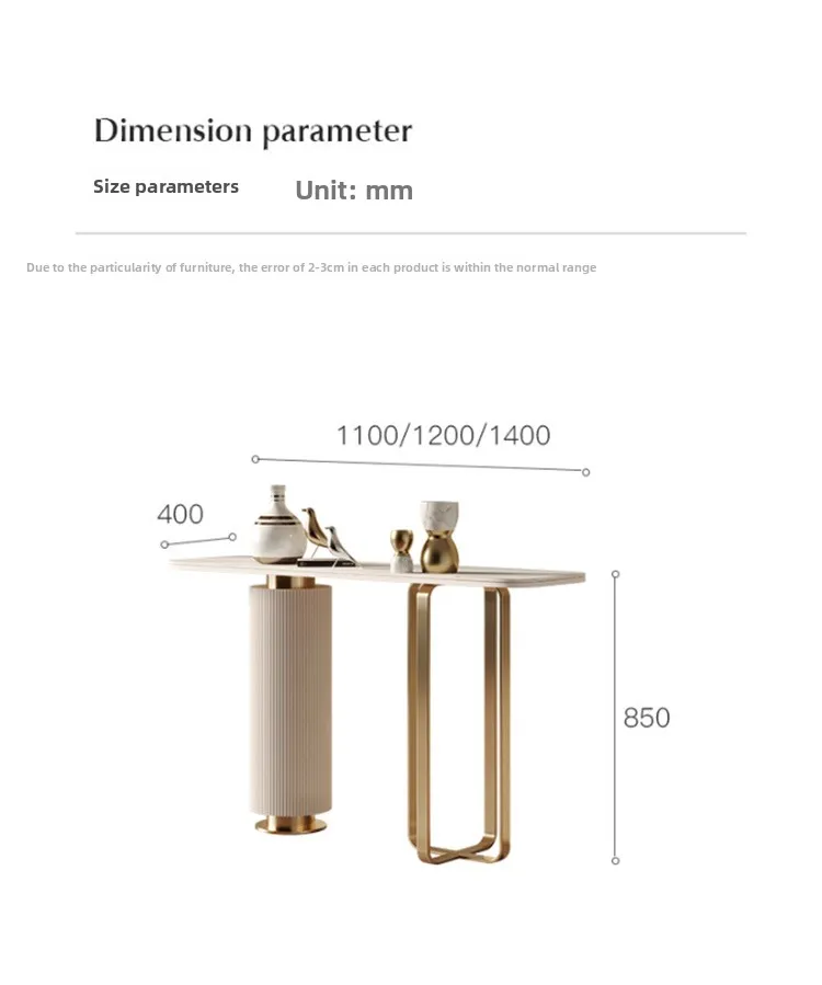 Porche simple, table, étagère, porte d'entrée face au porche, comptoir, couloir, allée