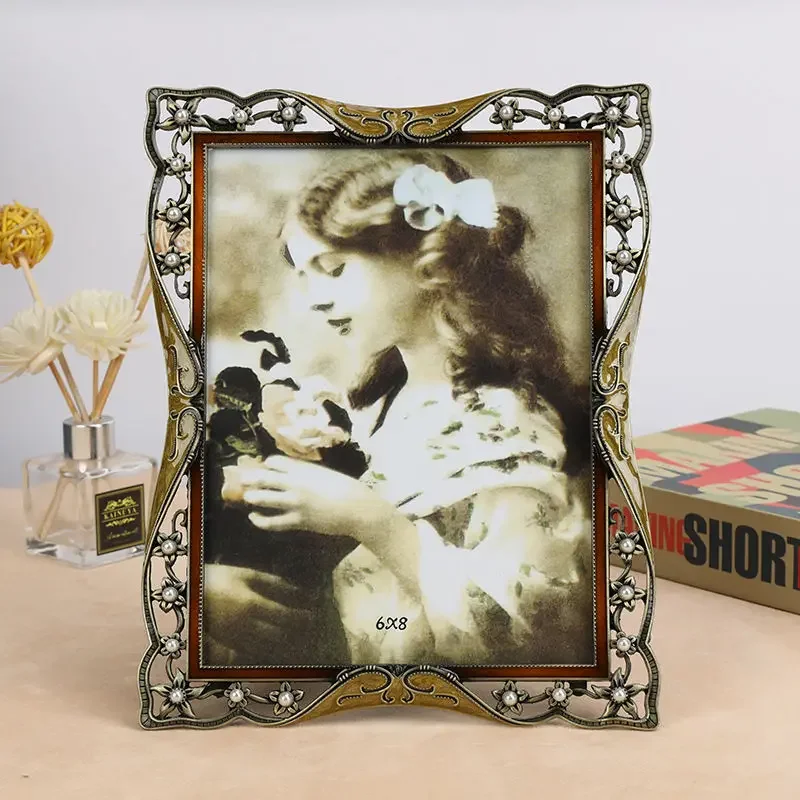 Photo Frame European Vintage Metal Photo Frame 6/7/8/10 inch Couple Desktop Creative Decoration Photo Album Frame Set