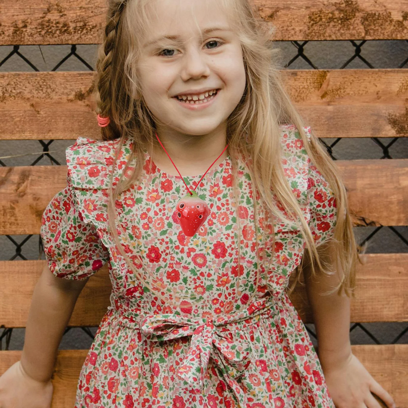 

Strawberry Design 6 Hole Ocarina for Kids Beginner Portable Ceramic Wind Instrument Music Practice Instrument Professional