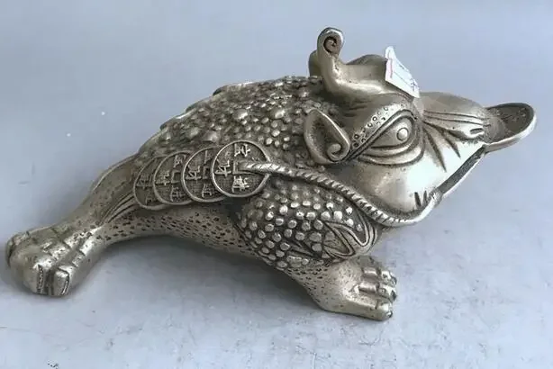 Chinese ancient pure copper hand-carved toad sculpture exquisite design