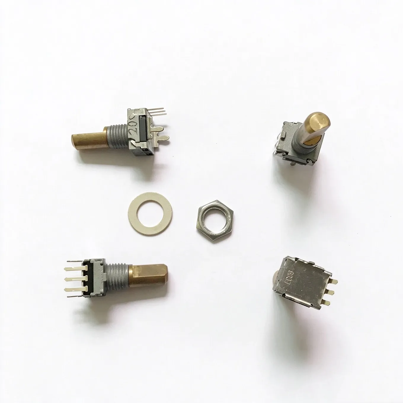 Original New 100% EC09P20-205B EC09 Encoder With Step 20-Point Vertical Handle Length 16MMF 15MM (SWITCH)