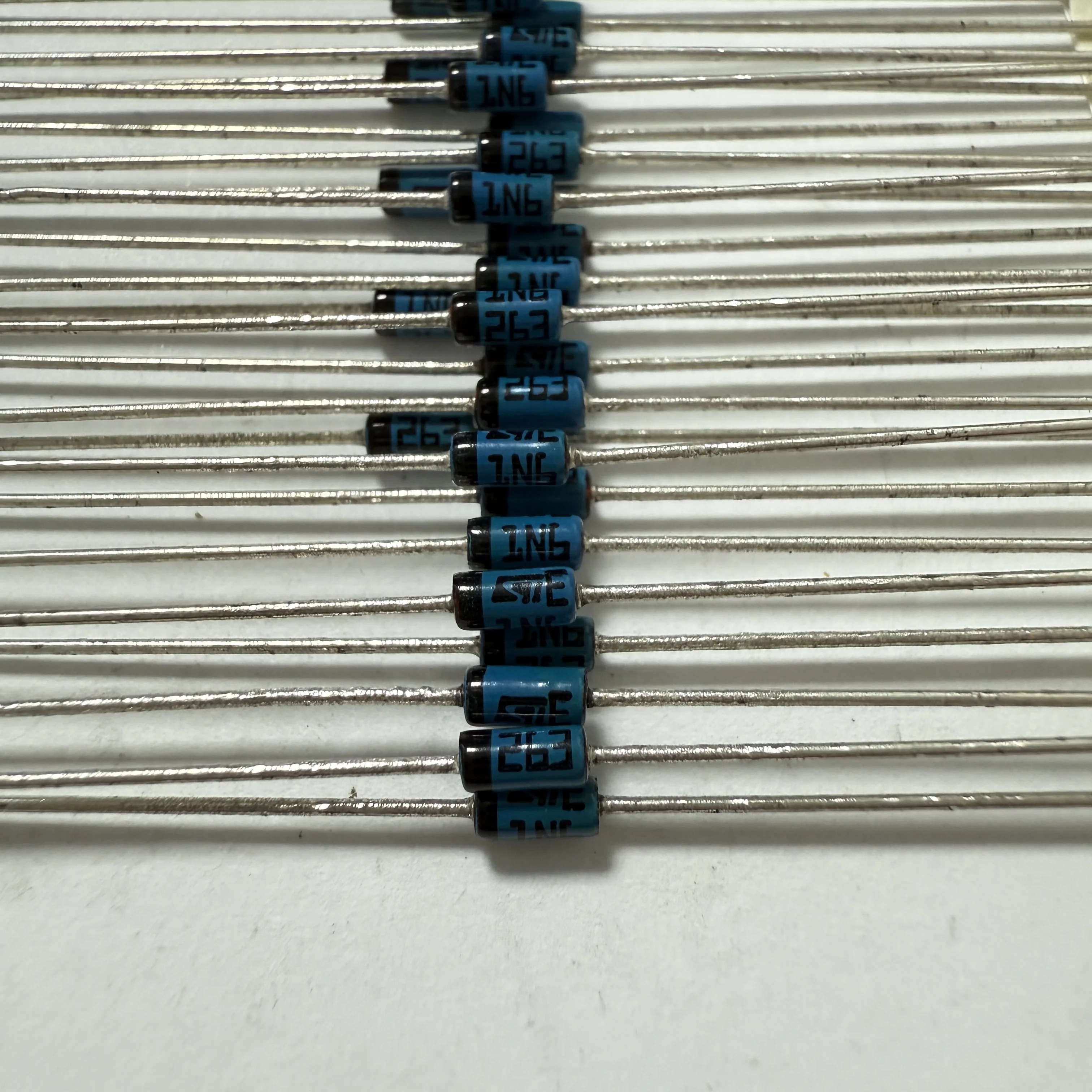 100PCS/LOT 1N6263 (Schottky Diodes)