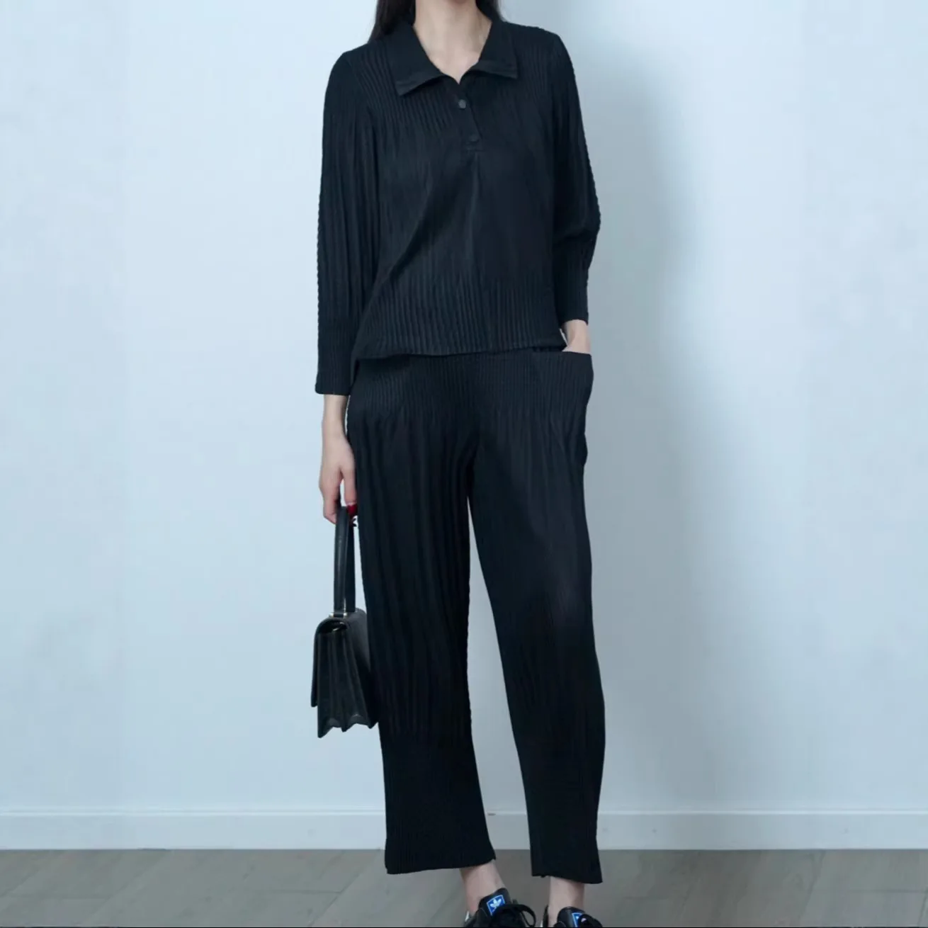 

Miyake Folds 2026 New Spring Fashion Short Cardigan Long-sleeved Two-piece Suit Women Solid Color Small Legged Pants Harem Pants