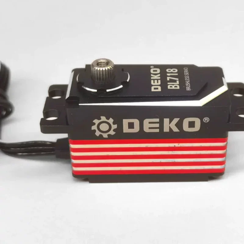 DEKO 2025 Nuevo producto Servo de dientes de acero sin escobillas de perfil bajo BL718 BL715 Coche de deriva de ala fija especializado