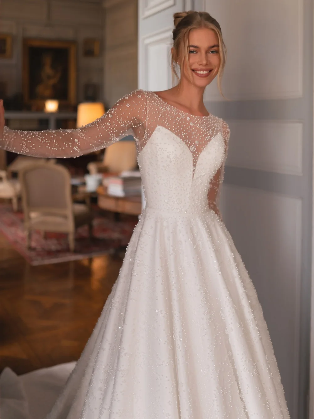 

Opulent Pearls A-line Floor-length Wedding Dress Modest Oneck Long Sleeve Bridal Gown Customized Charming Dresses For Bride