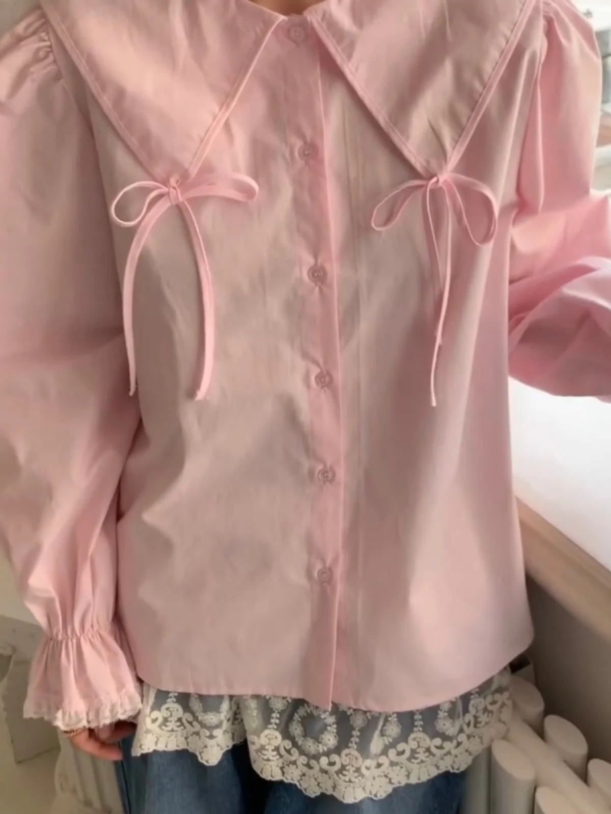 Primavera 2025 Camicetta da donna con nodo dolce e finiture in pizzo Coreano Sle Riduzione dell'età irt Bubble sciolto Sve