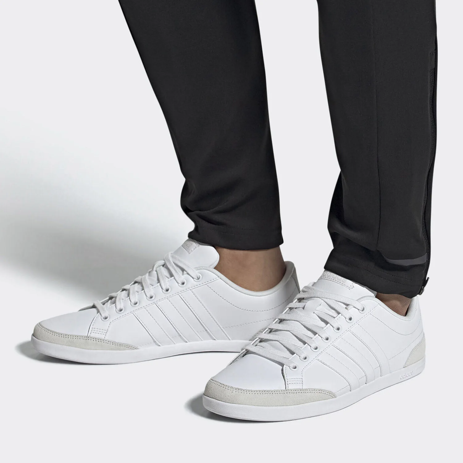 

Adidas genuine season new men's anti slip and wear-resistant sports casual shoes EG4303