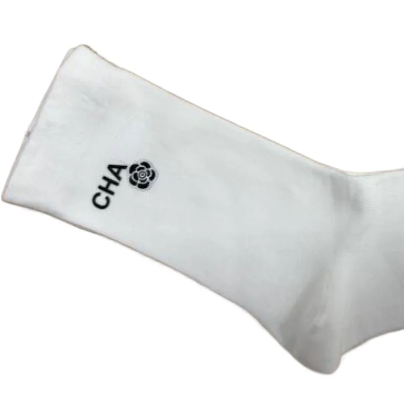 New Men Women Spring and Autumn Mid-calf Socks with Hot Stamping Letters and Three-dimensional Camellia Socks Unisex Socks