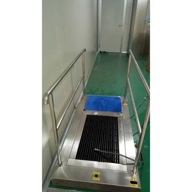Sole cleaning machine, cleaning machine cleanroom and air shower room support