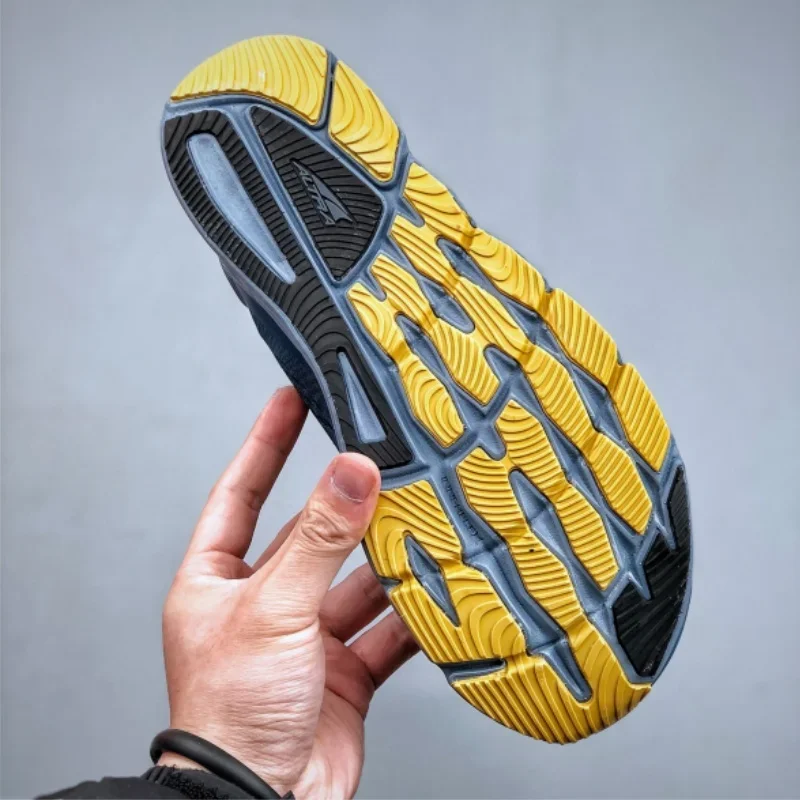 ALTRA Torin 5-zapatillas para correr para hombre, zapatos masculinos resistentes a los golpes y transpirables, de diseño a la moda, para caminar al aire libre, 2024