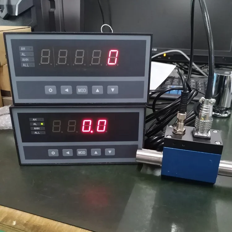 High Quality Strain Gauge Rotary Torque Sensor with capacity 0-1000Nm and a torque value display and a speed display as a set