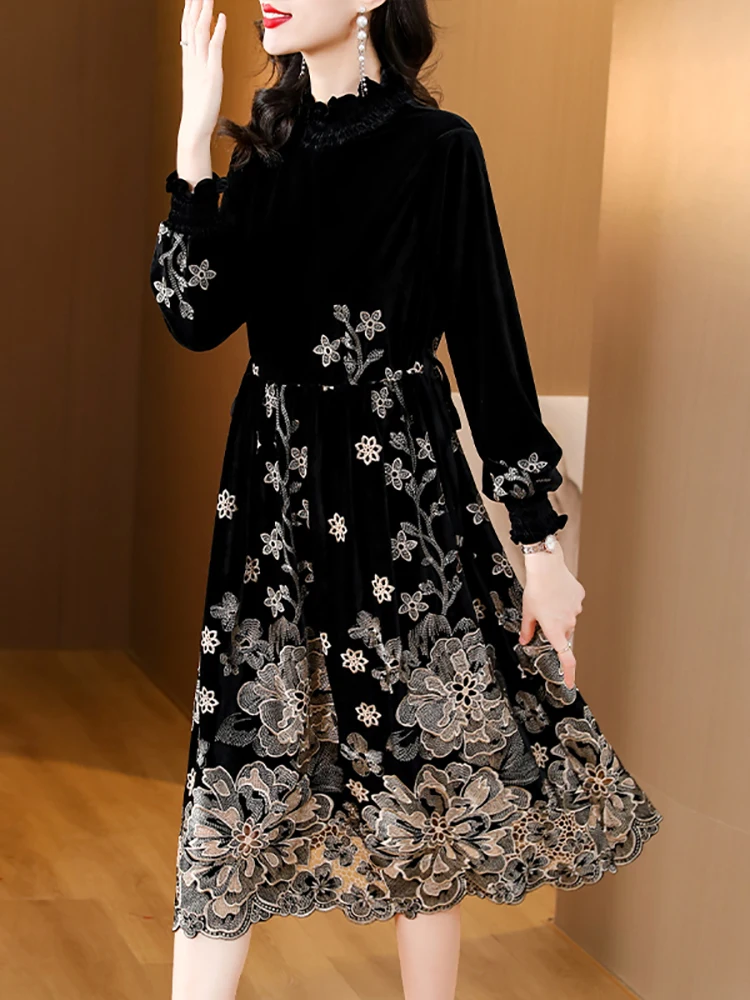 Women Black Velvet Chic Embroidery Floral Long Dress Autumn Winter Luxury Party Evening Dress 2024 Korean Elegant Bodycon Dress