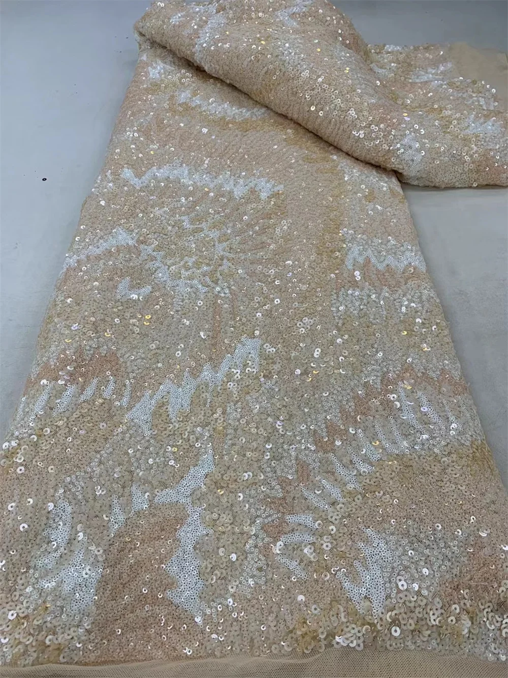 Luxury Gold Lace High Quality Fabric 2024 Latest Sequence Lace Fabric Embroidery Nigerian Lace Fabric for Wedding Dress 5Y Q66-1