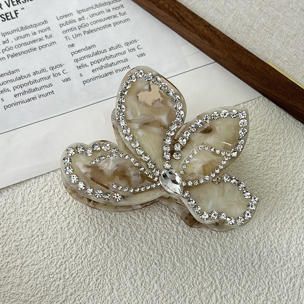 

Simple High-end Triangular Plum Clip Flower Ponytail Clip High-end Feeling Diamond Inlaid Hair Clip Headband