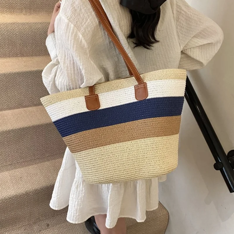 

High-End Vintage Leather Commuter Bag For Women With Trendy Design And Solid Color Casual Simple Fashionable Handbag