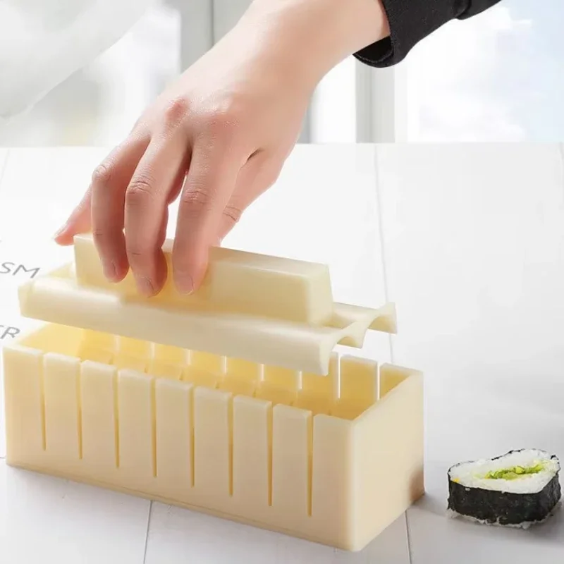 DIY Sushi Maker and Rice circular Mold Japanse Cake lovelike Mold Multifunctionele Mould square Sushi Making Tool Set