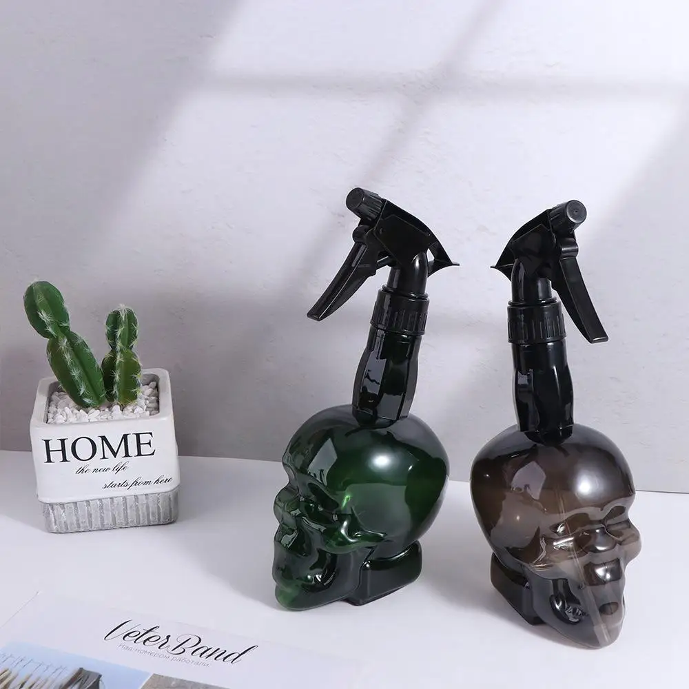 الجمجمة رئيس تصميم تصفيف الشعر رذاذ زجاجة سعة كبيرة بخاخ الماء ضباب مسقاة 500 مللي تصفيف الشعر زجاجات إعادة الملء