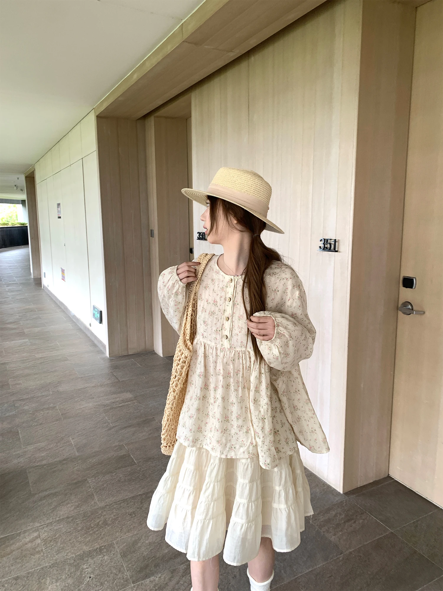 

Женская блузка с цветочным принтом в стиле бохо, с рукавами-фонариками, свободного кроя, с эффектом похудения, для повседневной носки, весна 2026