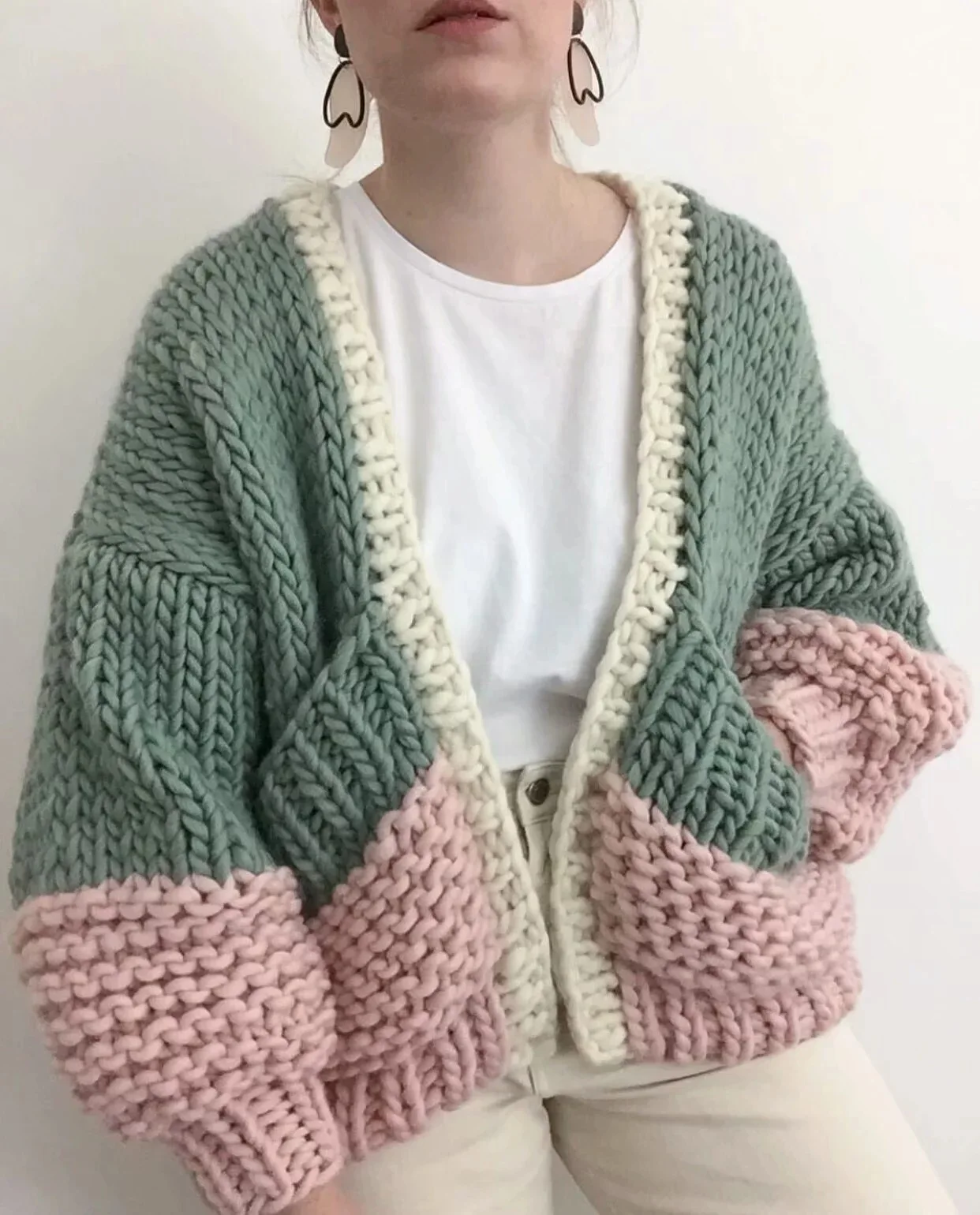 Autumn And Winter Thick Casual Loose Knitted Jacket Women's Fashion Splicing Lazy Style Hand Woven Ball Ball Cardigan Sweater