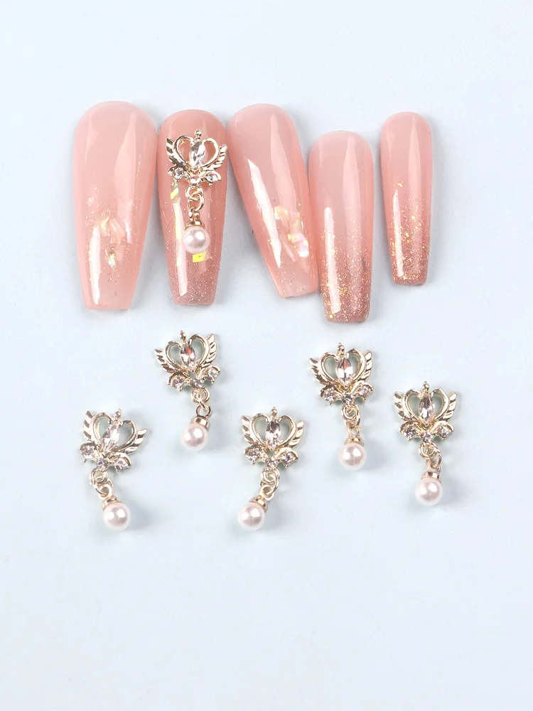 หมุดโลหะ6ชิ้นอุปกรณ์เล็บเล็บสีทองรูปทรงหรูหราอุปกรณ์การตกแต่งศิลปะเล็บพลอยเทียม