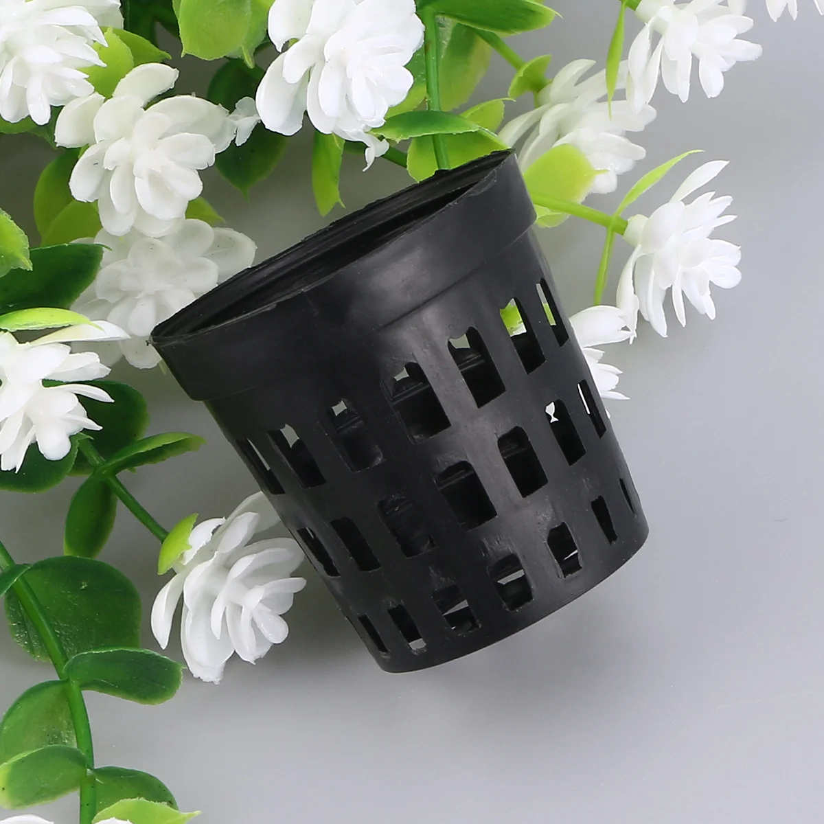 

1Pcs Water Grass Cultivate Pot Black Middle Size Aquarium Plastic Basket Root Growth Drainage Easy Clean Water Plant Planting