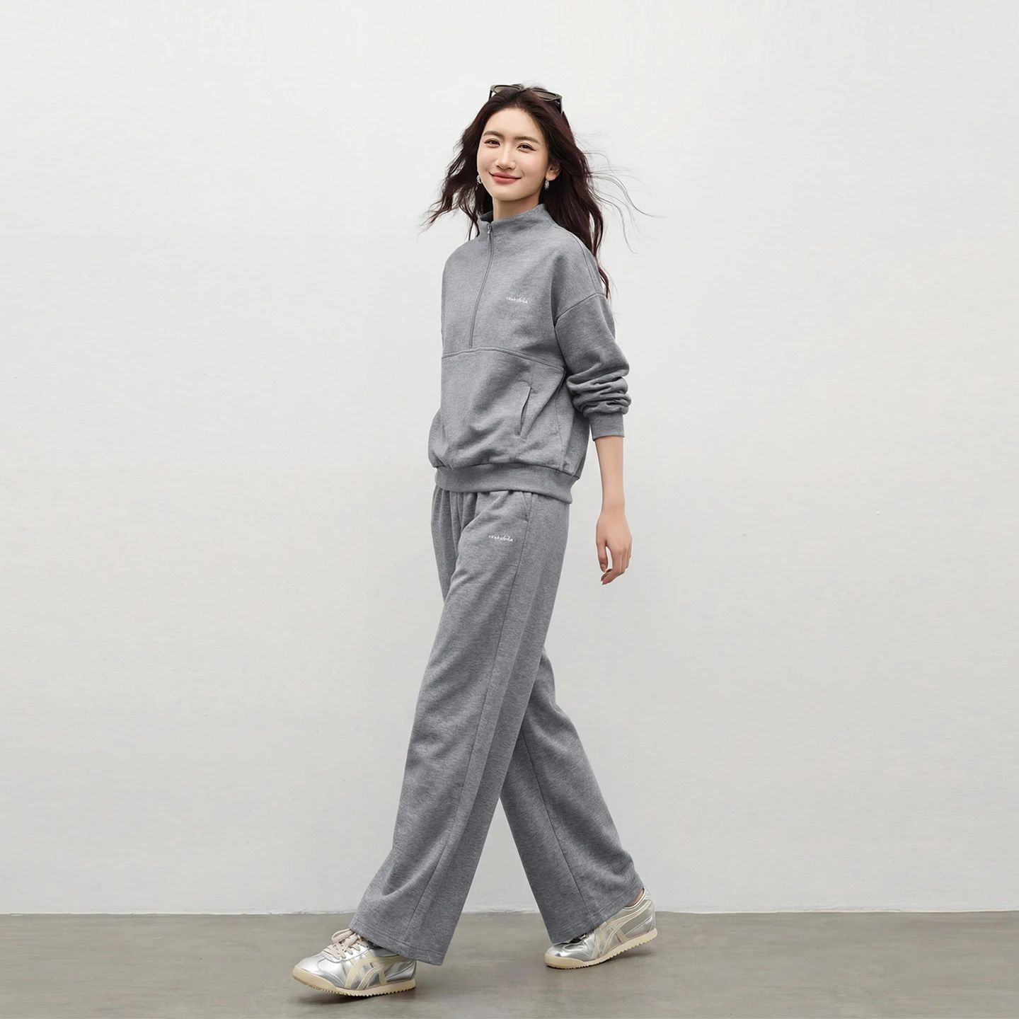 SENTUBILA Women's Grey Casual Tracksuit Convertible Zipper Collar Contrast Letter Embroidery Top Loose Pant Two-Piece Q61ZH6602