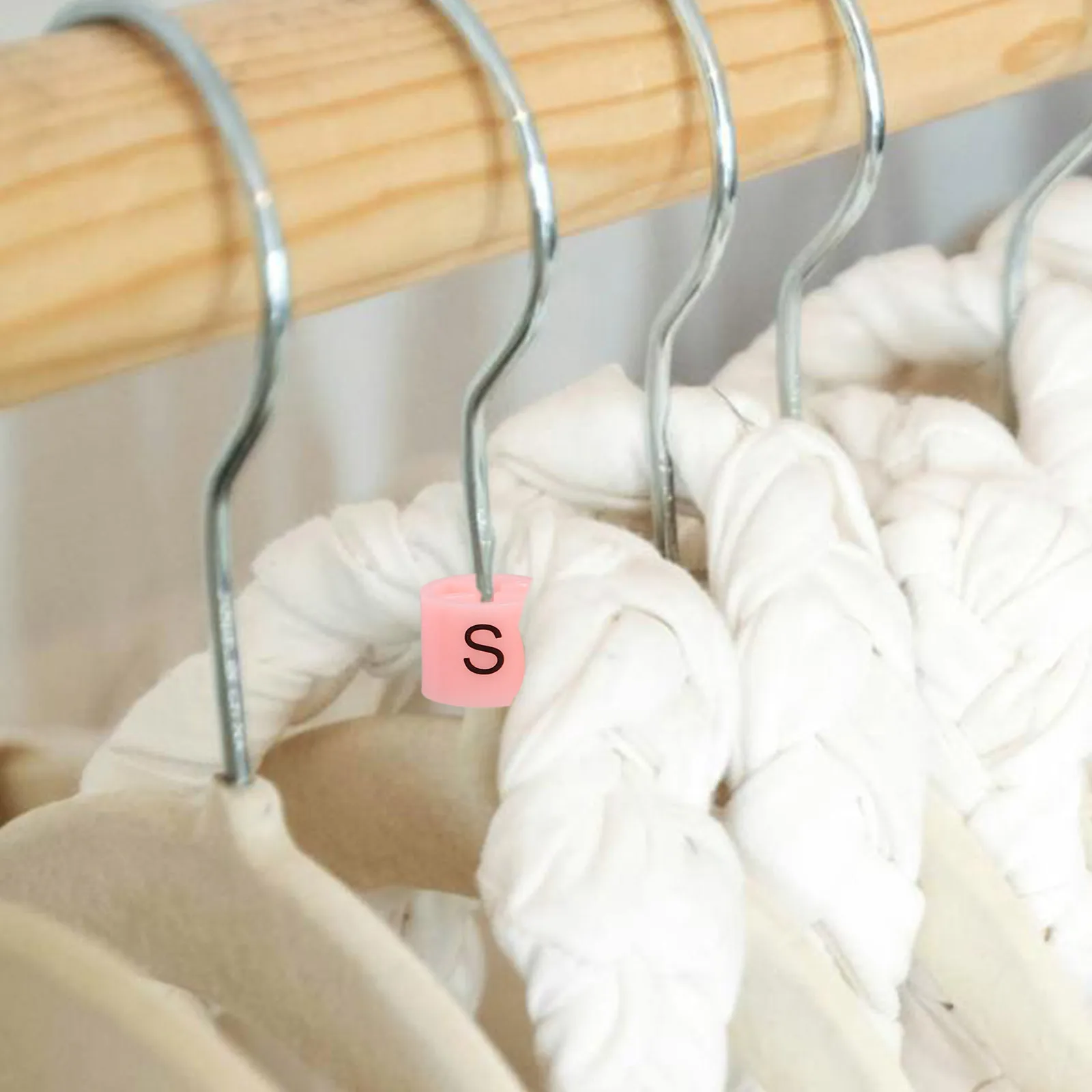 

290Pcs Hanger Size Markers Plastic Clothes Hanger Tags Multiple Use for Better Identification in Stores Garment Size Markers