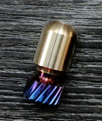 

Титан + латунь форма торпеда ремешок из бисера зонтик веревка паракорд браслет подвески молния фонарик бусины EDC инструменты