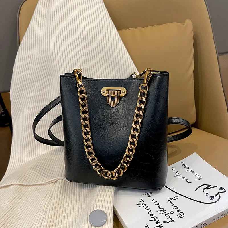 Selling 2025 New Women's Bag High Quality Lightweight Waterproof High Grade Shoulder Strap Handbag Fashion City Crossbody Bag