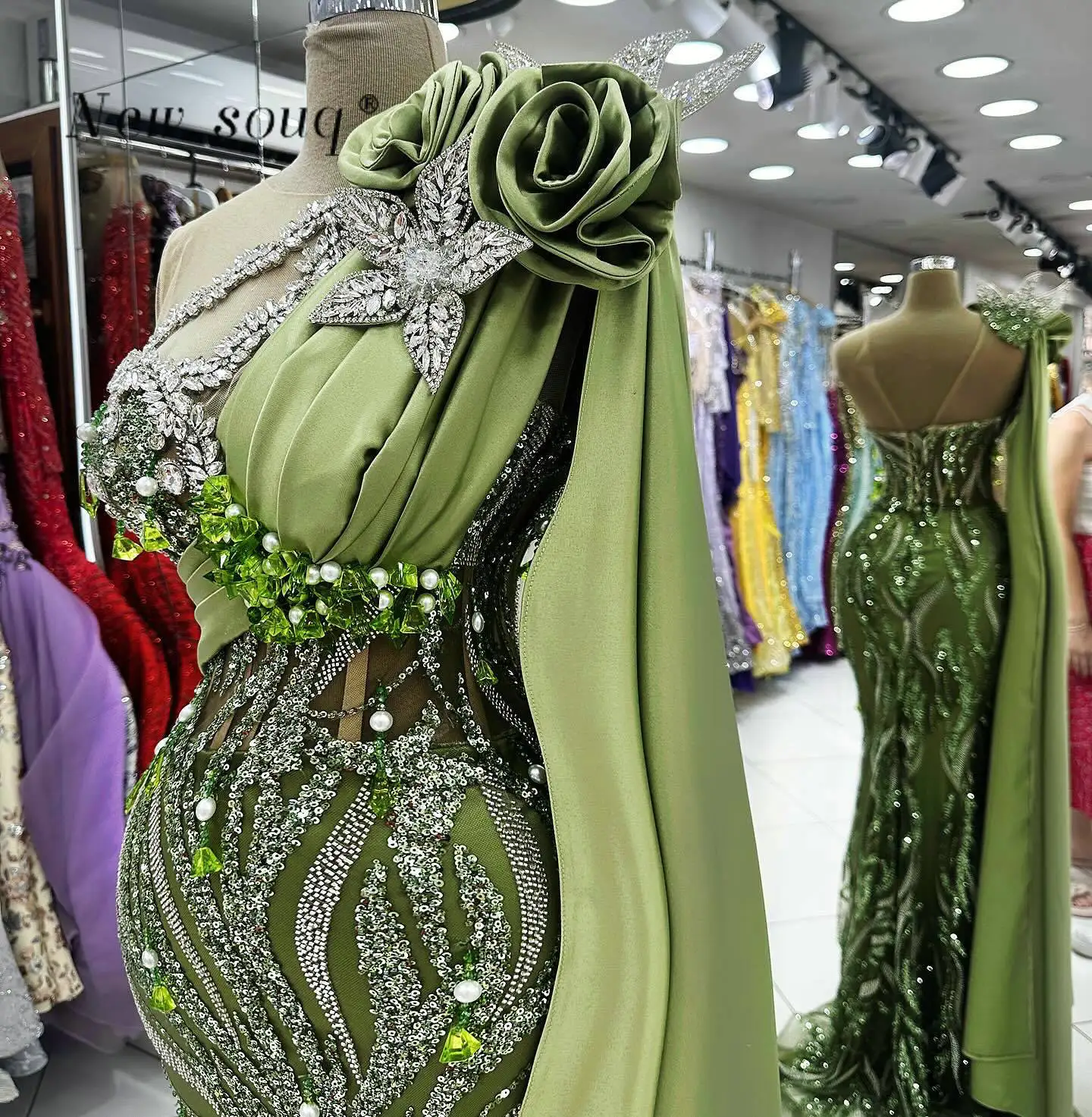 Dubai Arabic Olive Green One Long Shoulder Cape Evening Dresses Crystals Glitter Sequins Mermaid Wedding Dinner Events Gowns