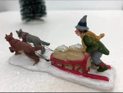 Resin figure mental psychological sand table game box court therapy dog  and sled