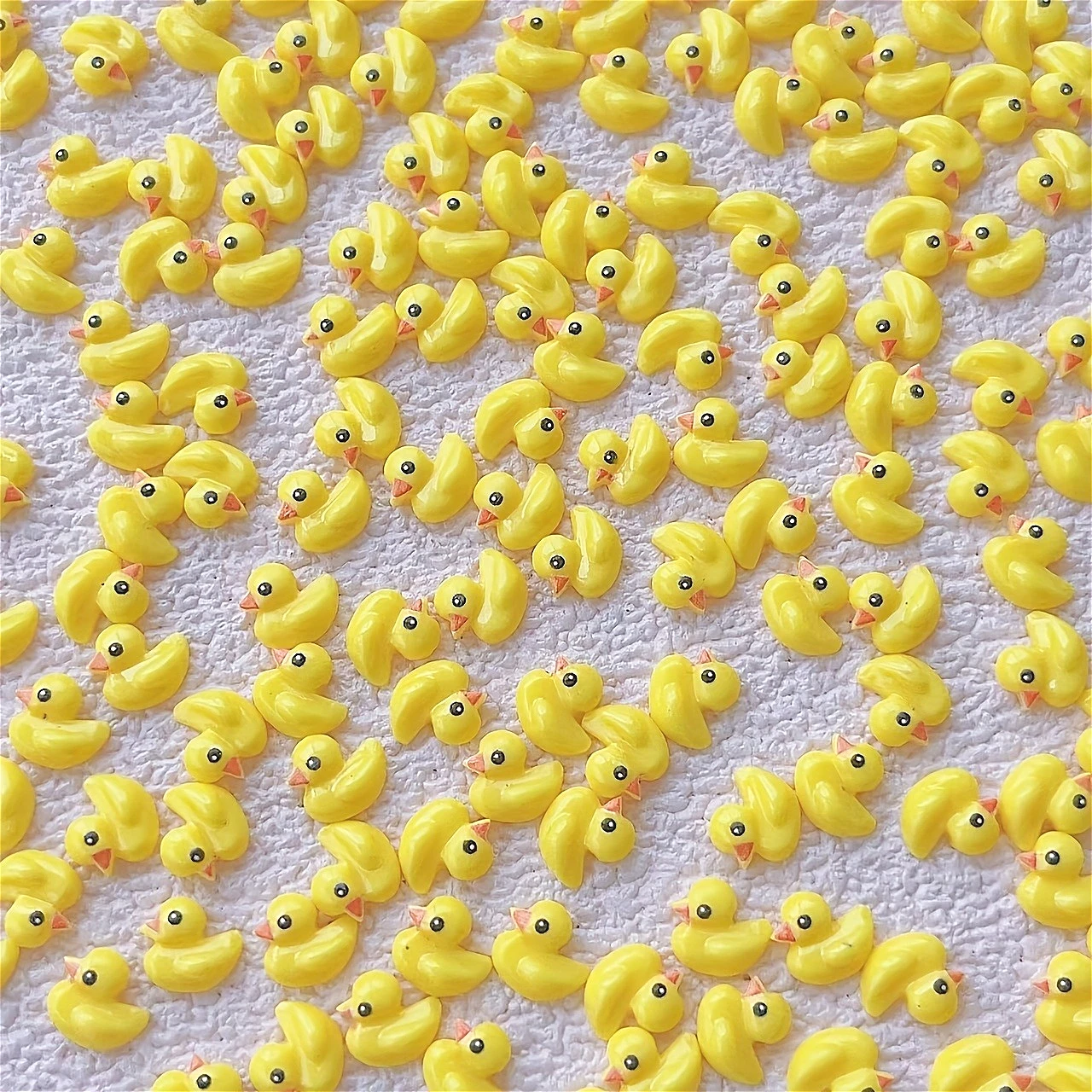 50/100 pçs bonito dos desenhos animados arte do prego jóias pato resina encantos da arte do prego, acessórios de decoração do prego para mulheres e menina arte do prego