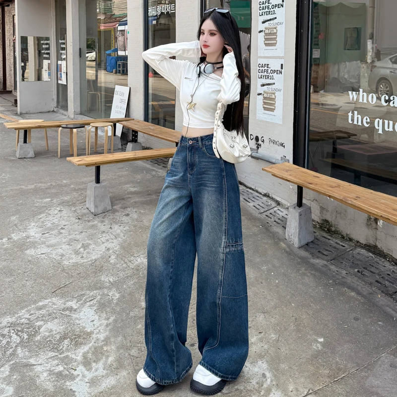 Damskie jeansy z wysokim stanem i szerokimi nogawkami w stylu amerykańskim z 2026 roku, mocno sprane, o efekcie wyszczuplającym, jesienno-zimowe, luźne, o prostym kroju.