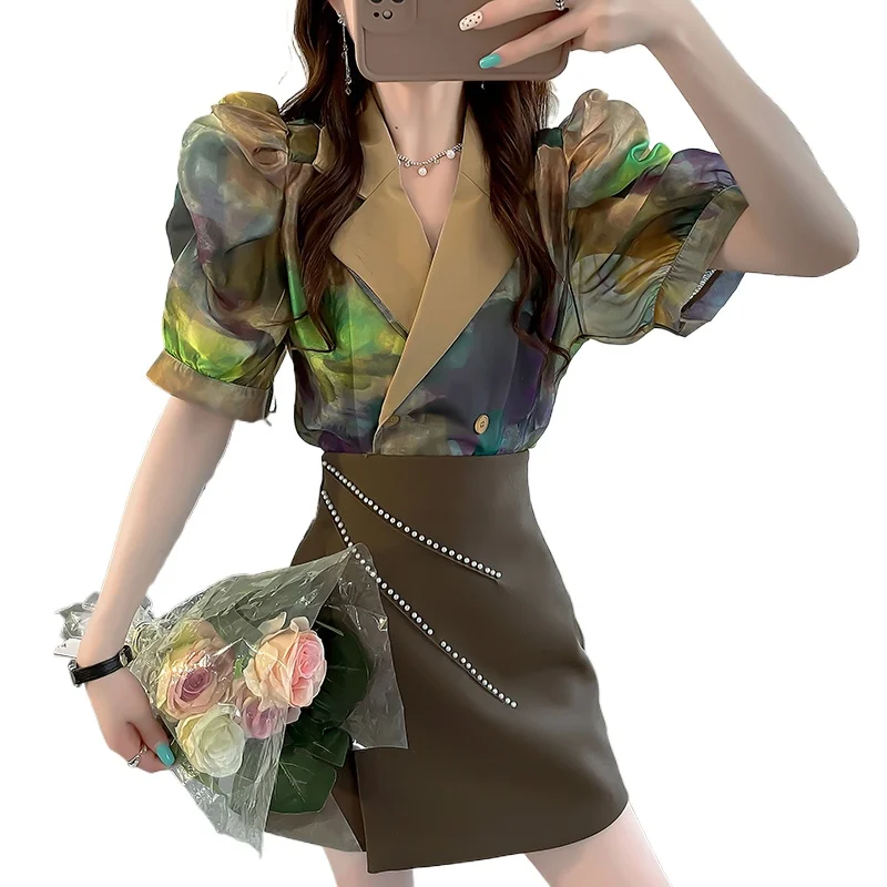 Retro Tie-Dyed Suit Collar Short-Sleeved Blouse for Women Summer 2024 New Puff Sleeve Top Contrast Color Flower Shirt Top