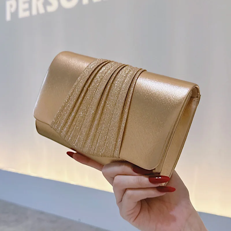Pochette da sera piccola dorata per donna, borsa da ballo alla moda, borsa a tracolla con tracolla a catena in metallo Femme Cena Bolsa