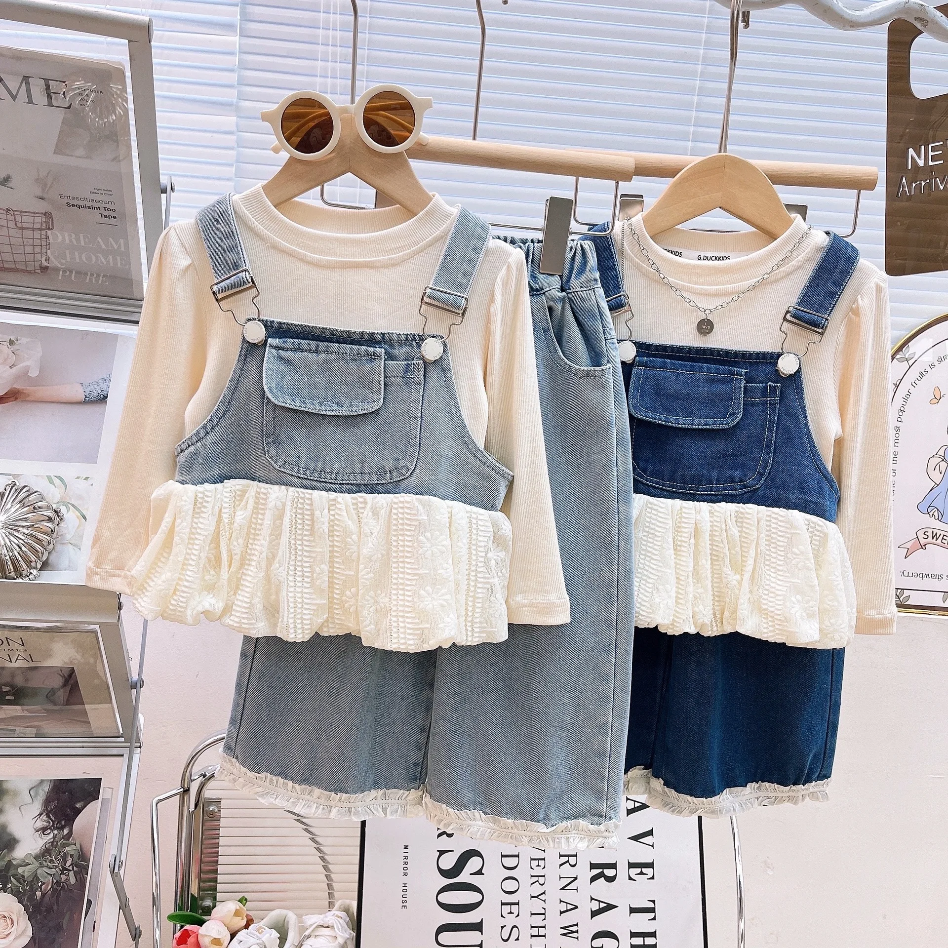 Girls' Denim Suit Spring and Autumn 2025 Children's Fashionable Long Sleeved T-shirt+ Suspender+ Jeans Three Piece Set for Girls