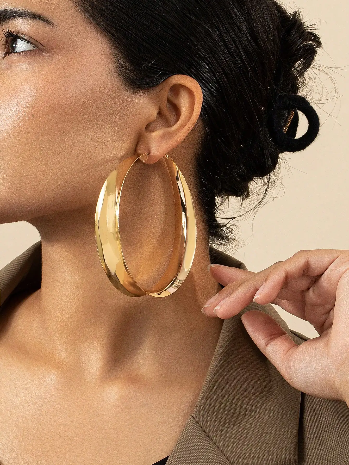 

Gold Wide Hoop Earrings for Women, Punk Style, Perfect for Parties, Formal Events & Daily Wear