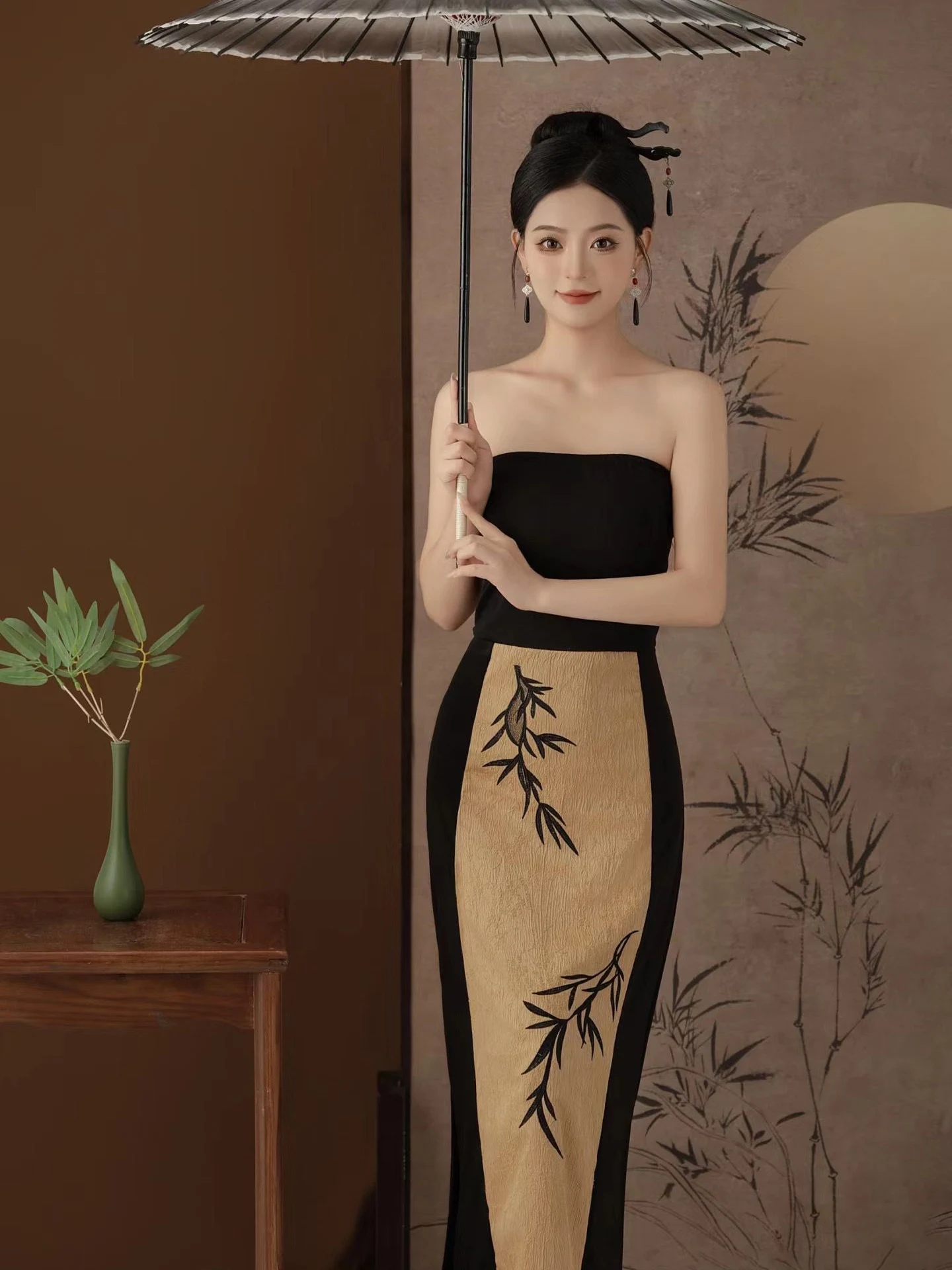 

New Vintage Chinese Watercolor Photography Studio Portrait Art Photo Clothing Cold Tone Ethnic Stage Costume Women