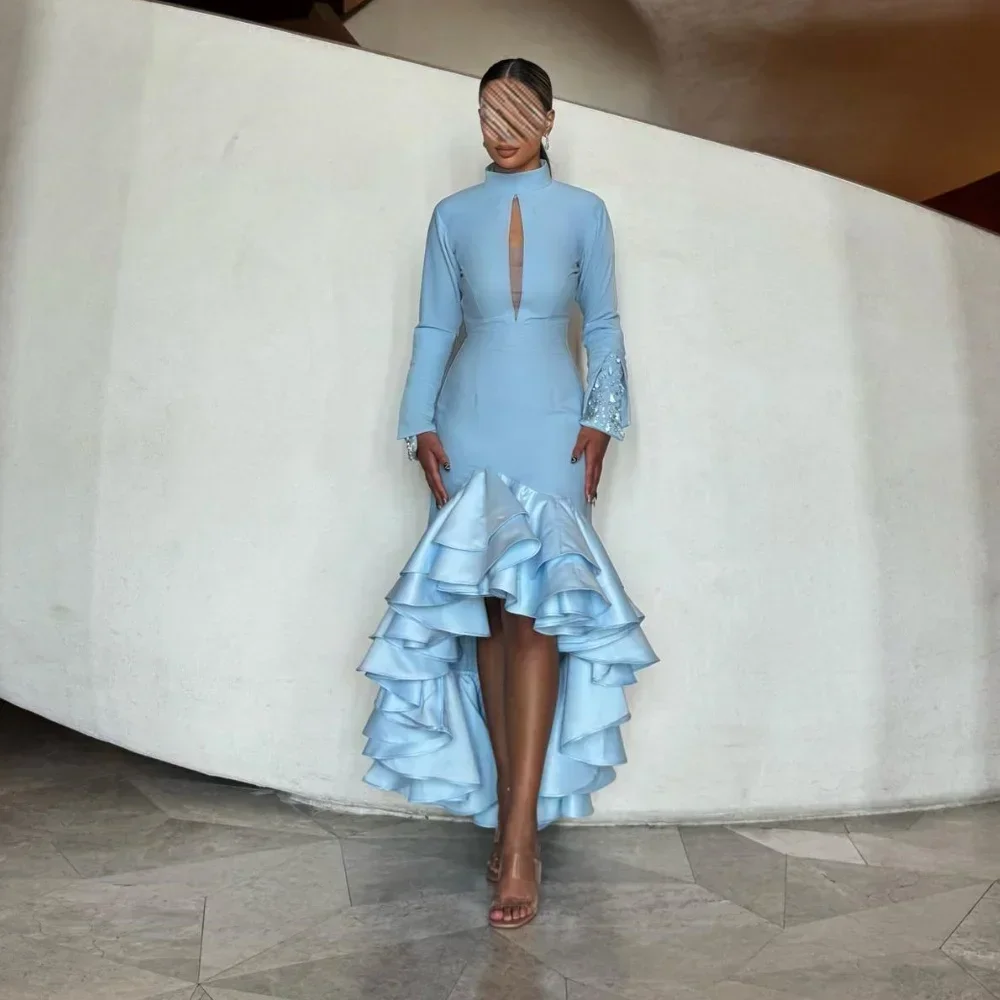 

Классические трикотажные плиссированные платья миди с высоким воротником и высоким воротником по индивидуальному заказу. Изысканные вечерние коктейльные платья унисекс в современном стиле.