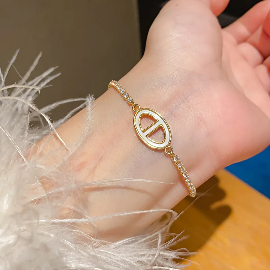 

Elegant Minimalist Mother of Pearl Bangle - Korean Cool Tone, Niche Versatile Commute Accessory