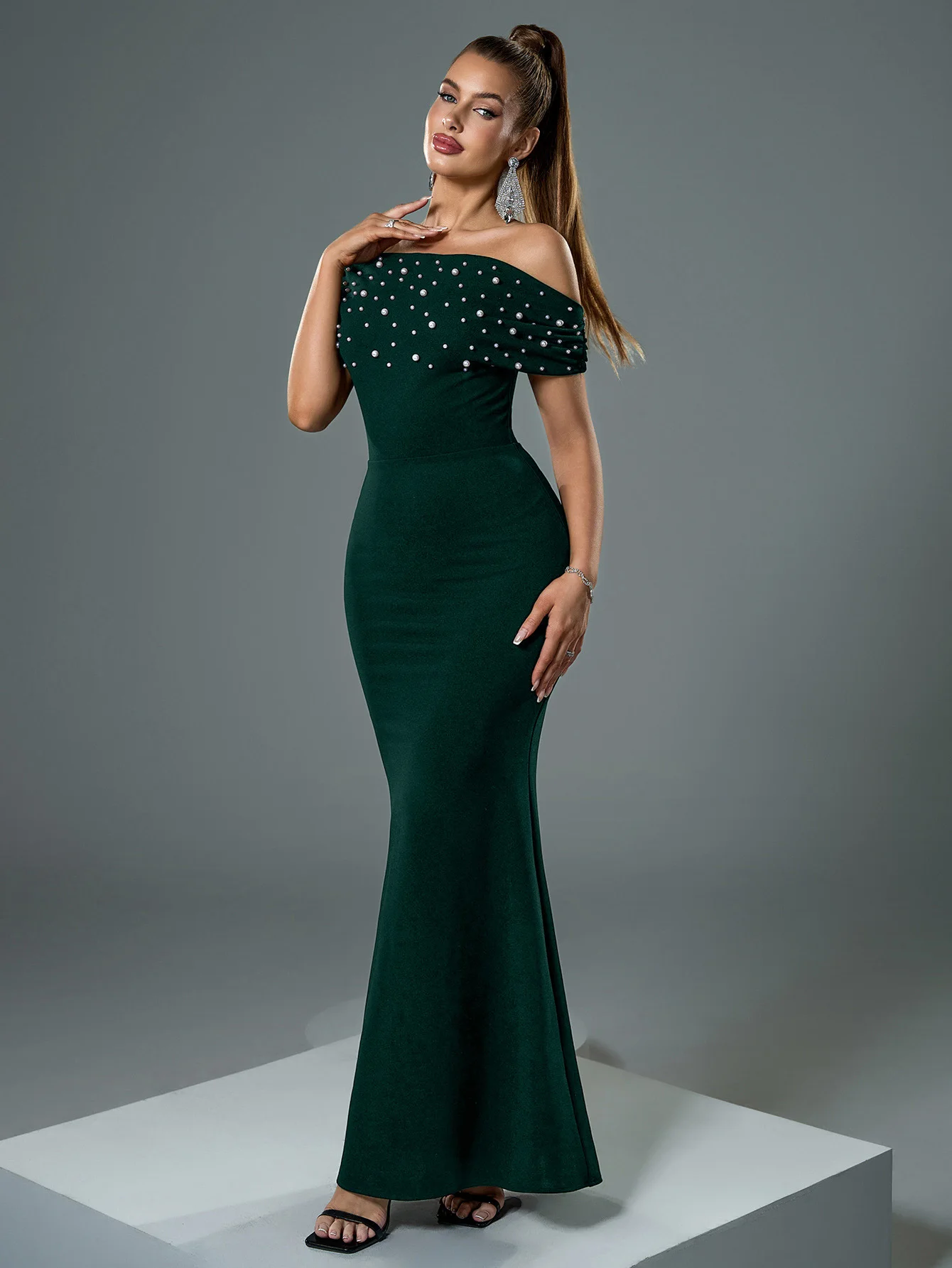 فستان سهرة أسود أنيق للنساء من UNITHORSE مطرز يدويًا بتصميم كتف غير متماثل للمناسبات الرسمية #5