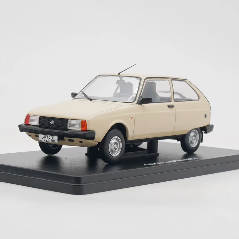 

IXO 1:24 Scale Diecast Alloy Oltcit Club 11R Coupe 1982 Toys Cars Model Classics Nostalgia Adult Gifts Souvenir Static Display
