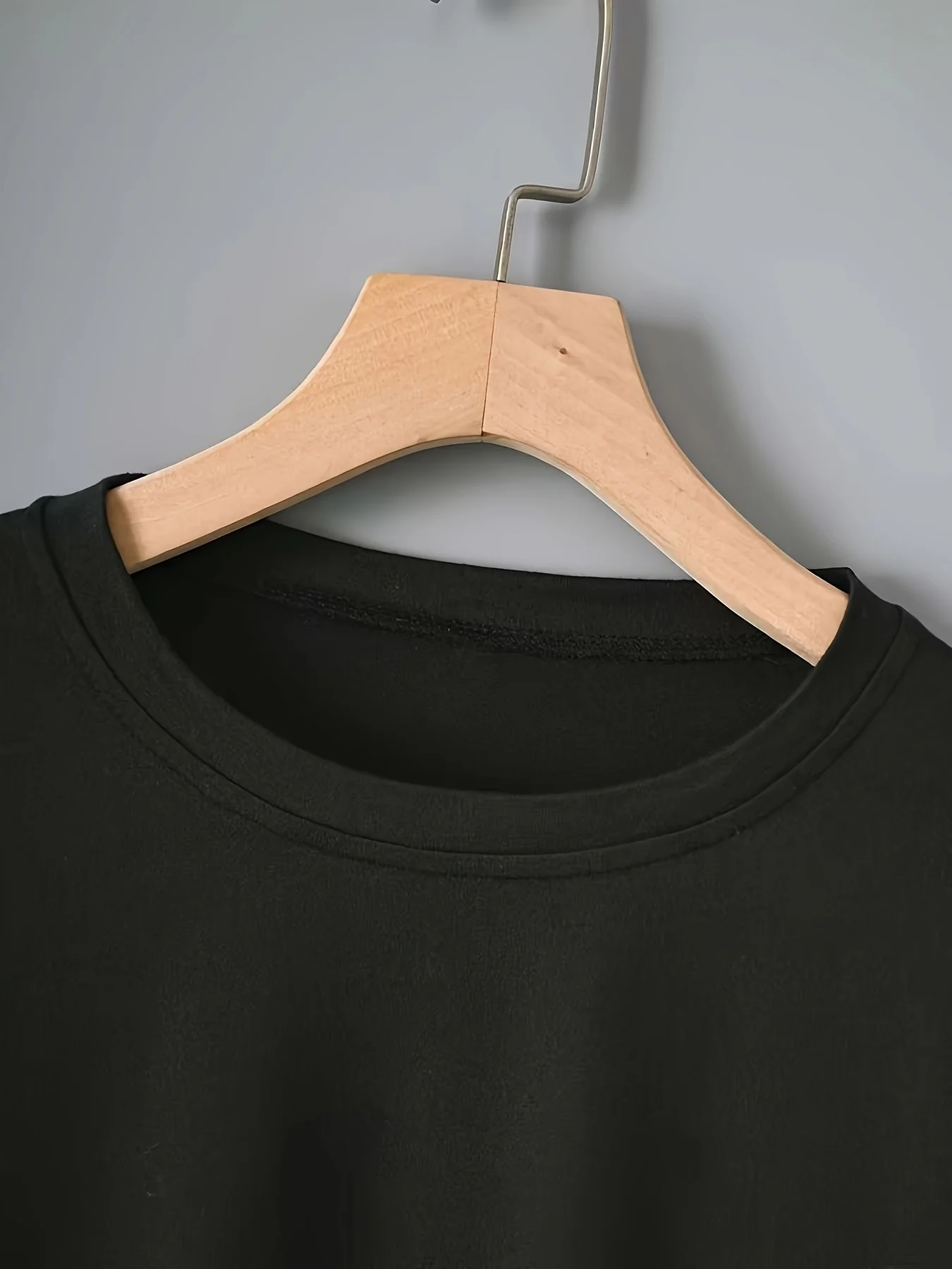 T-shirt sportiva casual a maniche corte da donna nera con design a cuore bianco Top casual T-shirt Abiti estetici Harajuk streetwear