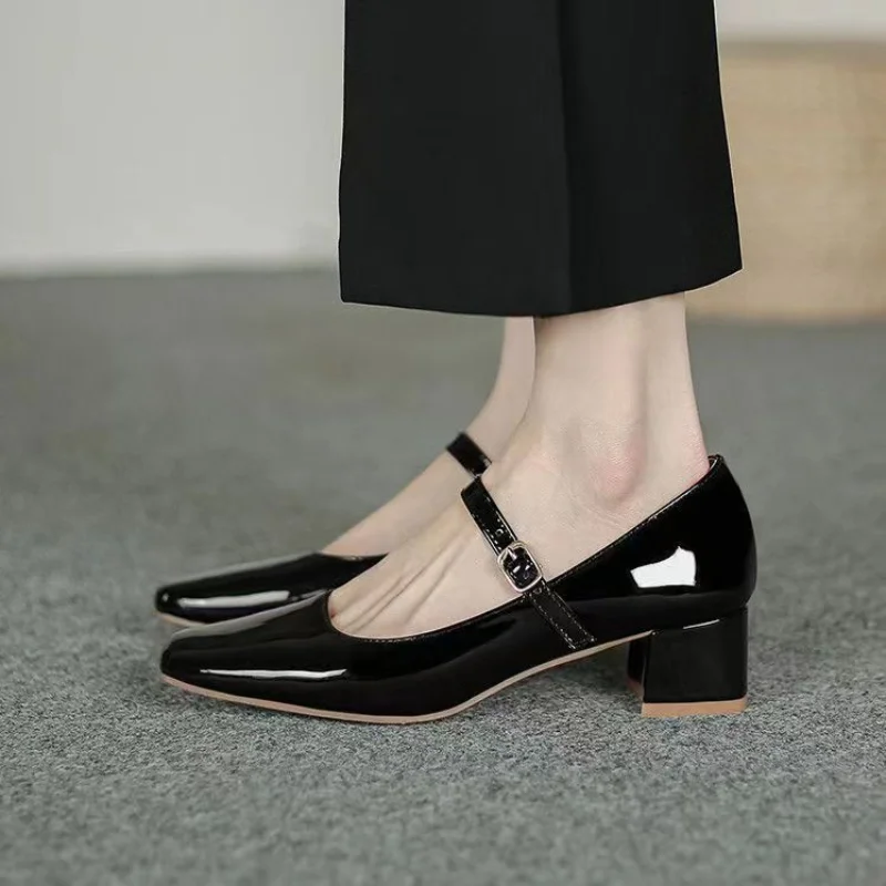 2023 Summer New Square Head Solid Color Large Shallow Mouth Flat Button Strap Bright Leather Face Women\'s High Heel Single Shoes