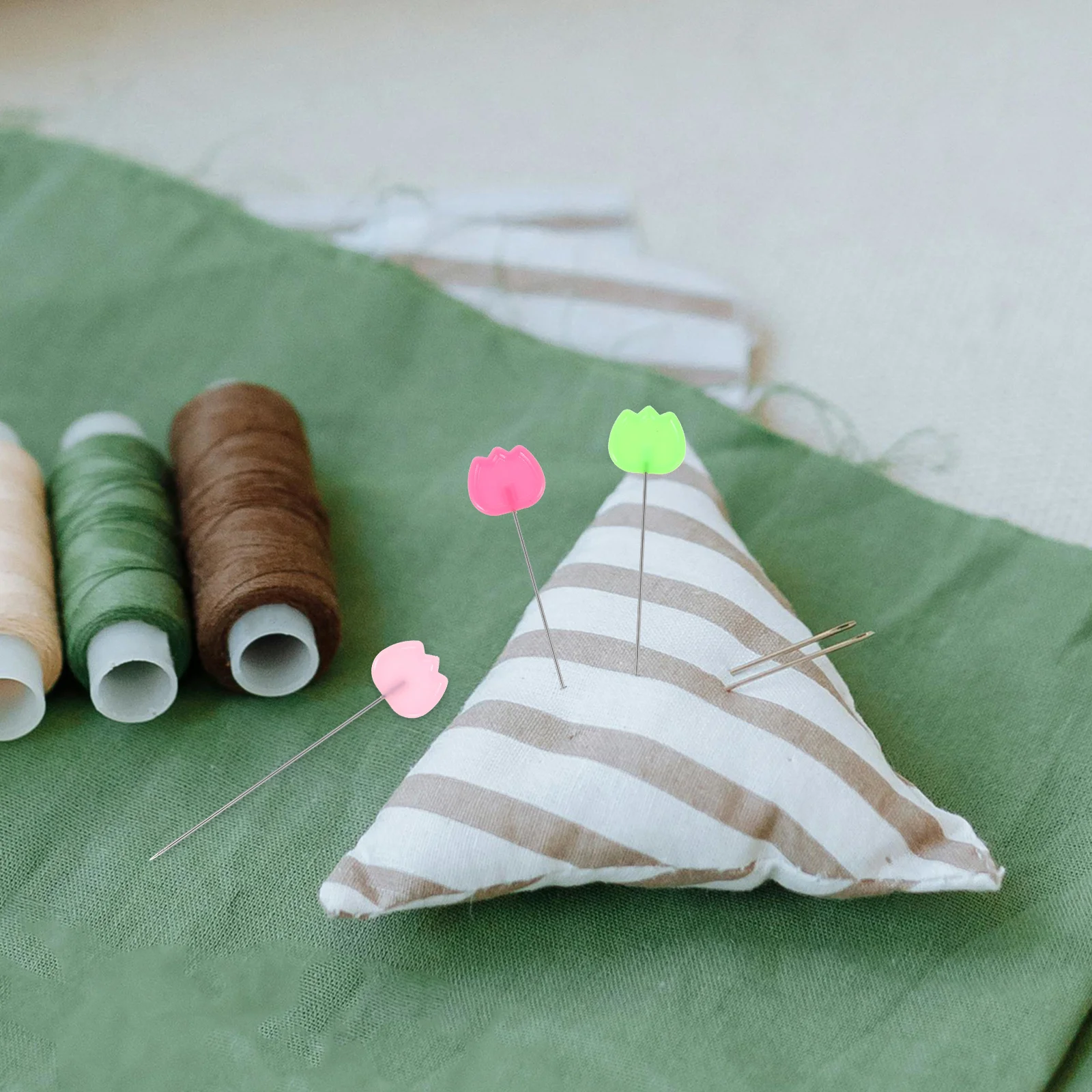 

50Pcs Colorful Tulip Head Pins Flat Straight Sewing Needles for Crafting Knitting Hat Bag Making DIY Ornament Decoration