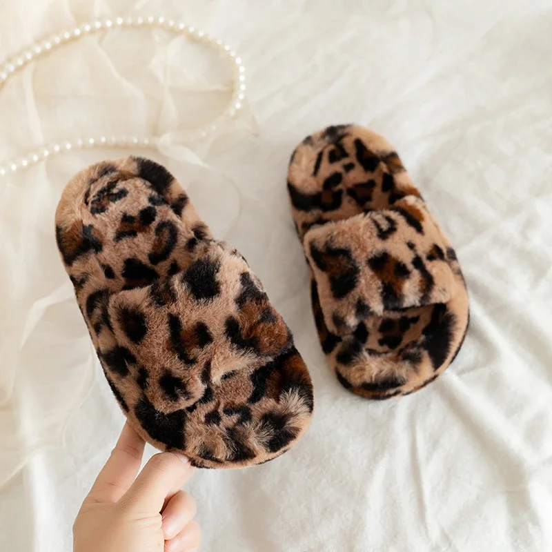 2025 Winter New Children Plush Slippers Leopard Fashion Kids Warm Shoes Indoors Korean Style Girls Casual Slippers with Fur