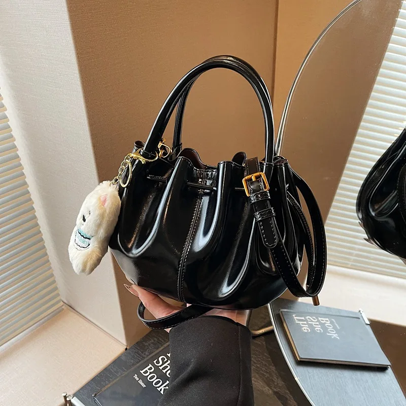 

2025 New Women's Underarm Bag, Genuine Leather Multi-way Shoulder Crossbody Purse, Vintage Small Tote for Work Commute & Dating