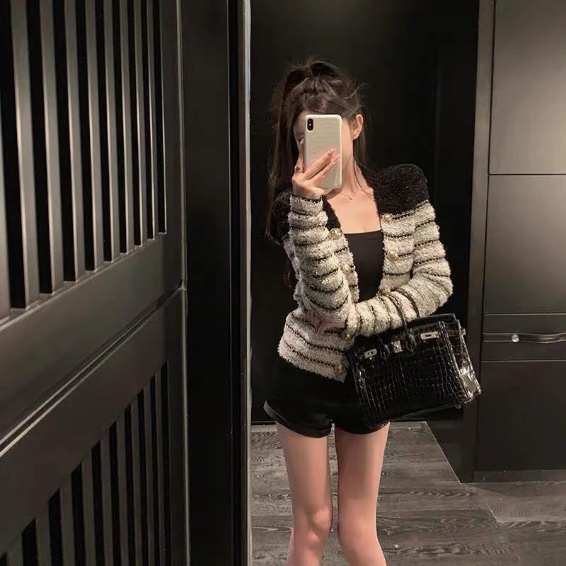 Champagne Gold Embellished Knitted Cardigan Women's Slim Fit Short Sweater Jacket Custom Dyeing Fashionable Commute Style