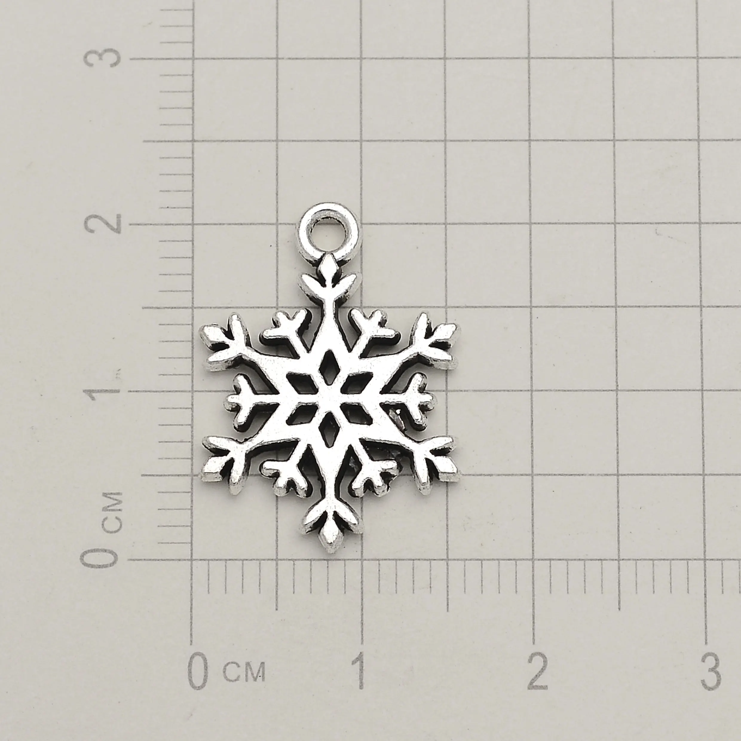 30pcs/Lot--15x21mm Antique Silver Plated Snowflake Christmas Charms New Year Pendant For Jewelry Making Findings Craft Wholesale