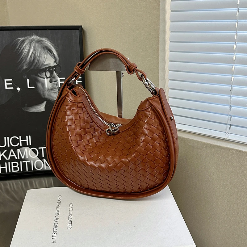 

Elegant Women's Leather Tote Bag Luxury Designer Shoulder Handbag Fashion Classic Crossbody Bag For Daily Outfits